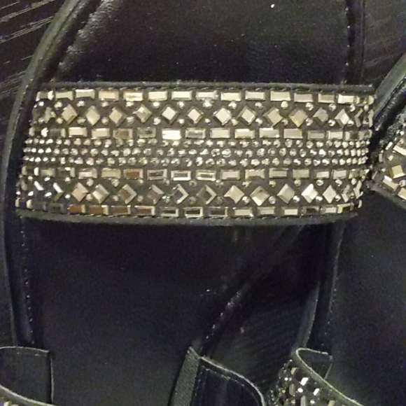 A. New Day Size: 8 Crystal Sandals - Picture 4 of 4